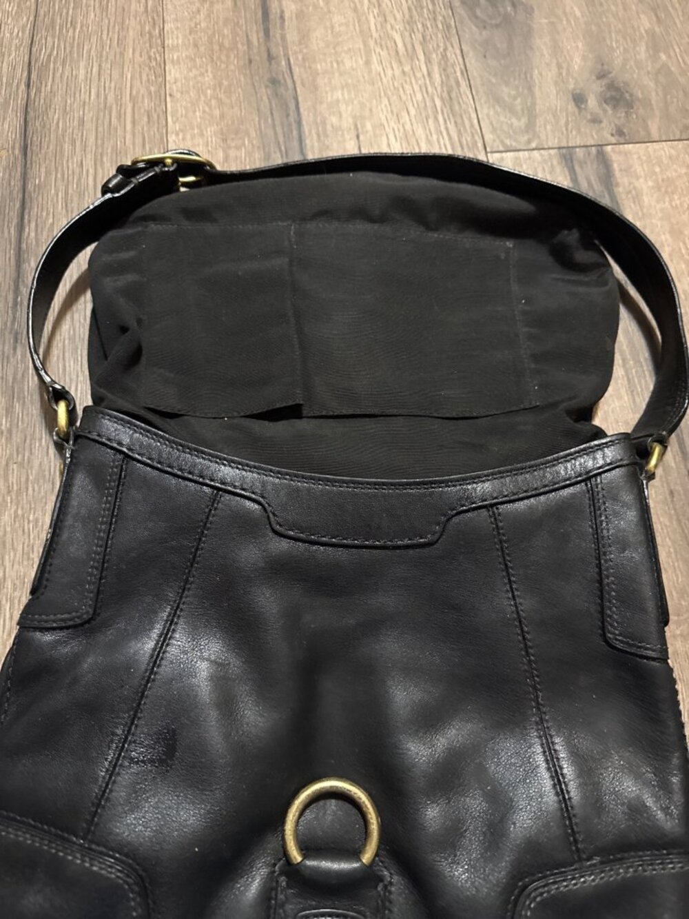 Vintage Coach Hamptons Black Leather Hobo Bag With Brass Clasp & Adjustable Stra - Picture 13 of 16